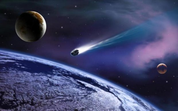 Размером с футбольное поле: на Землю летит невиданный астероид