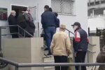 Очередь в банк, скриншот: YouTube