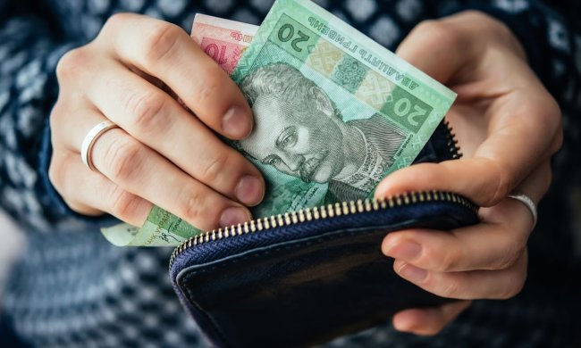 Украинцев лишат субсидий и пенсий, власть начала масштабный рейд