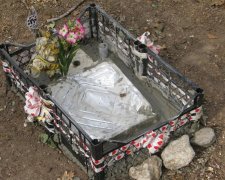 У Харкові тварин ховають на особливому кладовищі (фото)