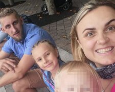 Мама Ліна Савіке, 35 років, її п'ятирічна дочка та її чоловік, фото: Ліна Савіке/Facebook)