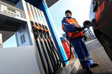 Ціни на бензин і дизпаливо продовжують дивувати українців
