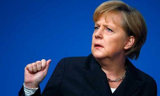 Меркель освистали в таборі для біженців (відео)