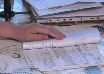 Платіжки за комуналку. Фото: скрін youtube