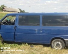 Водій переламав половину кісток в аварії