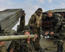 Из-за обстрела колонны ВСУ двое бойцов ранены