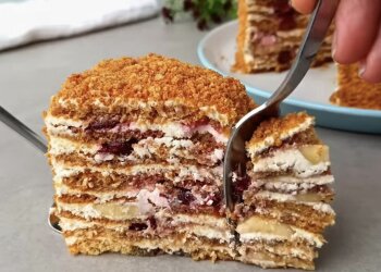 Медовик с вишней: фото скрин рецепта