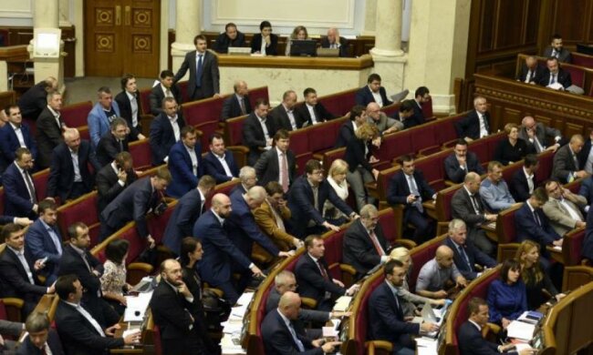 Які права: депутати заплуталися у власних ініціативах