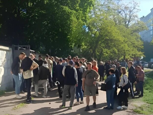 Все равно нужно вернуться в Украину: мужчинам за границей объявили об изменении правил