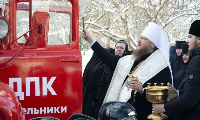 при монастыре УПЦ открыли первую в Украине сестринскую пожарную команду