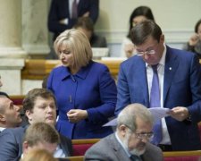 "Бедной" жене Луценко посвящают стихи. Лучше ей не читать