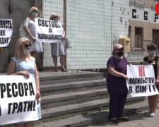 "За секунду, как невесту - шух!" - полицейский избил жену и выбросил с 4 этажа