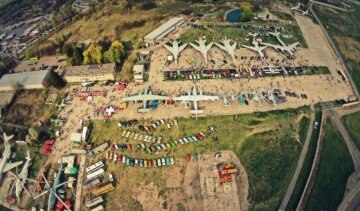 На выставку OldCarLand привезли первые раритетные автомобили (фото)