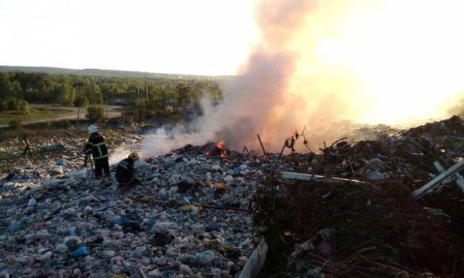 сміттєзвалище на Полтавщині у вогні