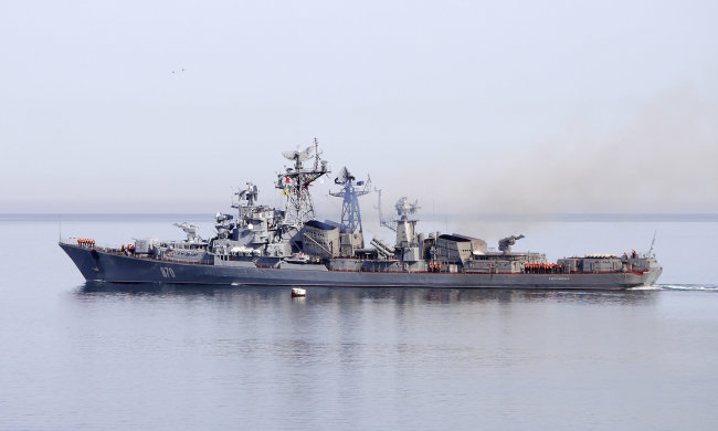 Військовий флот Путіна вторгнувся у Чорне море: чутно постріли, моряки записали екстрене повідомлення