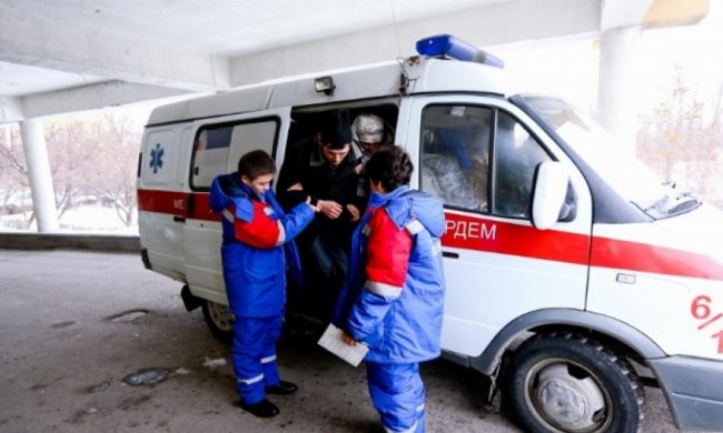 На работников кременчугского предприятия рухнул контейнер  