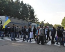 Паніка на кордоні: шахтарі вийшли на дорогу