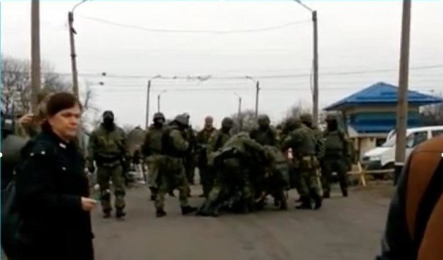 Опубликовано видео силовой "ликвидации" блокады Донбасса