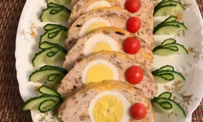 Ароматный мясной рулет с яйцами к праздничному столу - готовим дома, как в ресторане