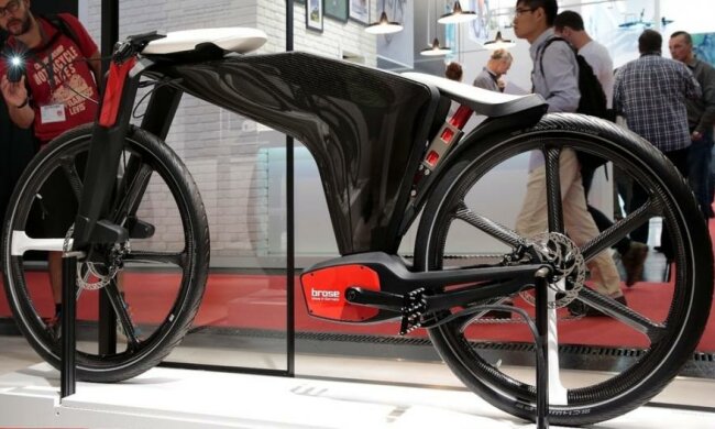 Автовиробник представив електричний велосипед майбутнього