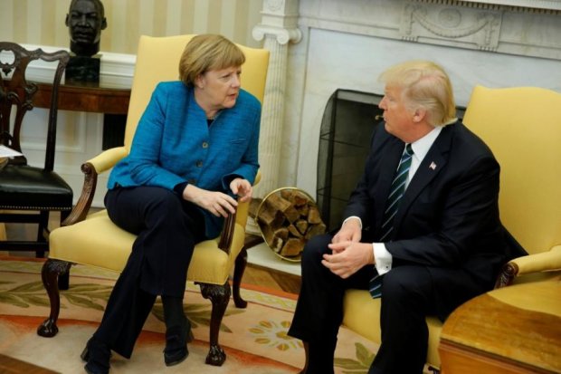 Трамп озвучив Меркель позицію США по Донбасу