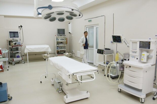 Одесситы показали "мажорные условия" в больнице, гремит скандал: "Роды с тараканами"