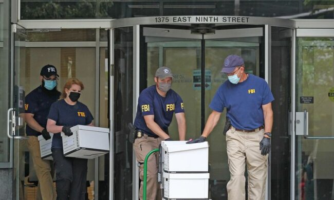 ФБР проводит обыски в компании Коломойского,  фото:cleveland