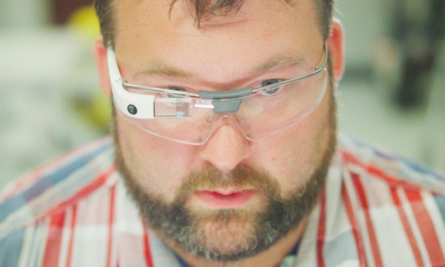 Нічого зайвого: Google створила AR-окуляри з палиць