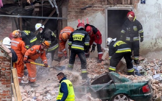 В польском городке рухнула многоэтажка: трое погибших