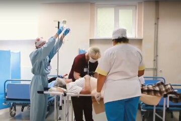 медики, скріншот з відео