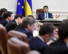 Едят с голой бабы: украинские бизнесмены разгневали общество