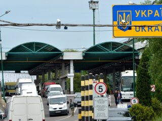 Штамп про перетин кордону в закордонному паспорті