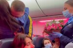 Чоловік зробив пропозицію своїй дівчині в десяти кілометрах над землею: "Бігти нікуди"