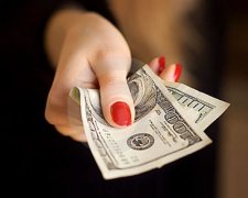 У Франківську члена приймальної комісії спіймали на хабарі у $ 1300