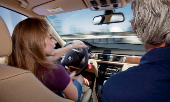 Від завтра українські водії здаватимуть нові екзамени