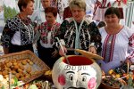 На Співочому полі варять полуничний борщ і козацький куліш