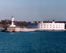  Шойгу будує в Севастополі яхт-клуб і «хонку»