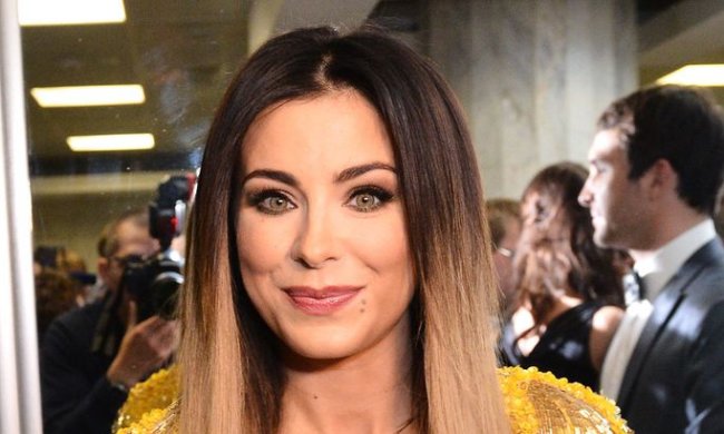 Лорак в одних трусах засвітилася в компанії чотирьох красенів