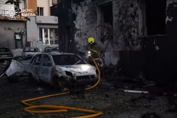 Ракетна атака на Київ: ДСНС ліквідовує наслідки