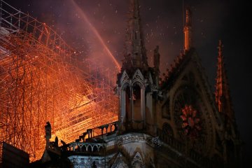 Пожежу в Соборі Паризької Богоматері напророкував Нострадамус: французів попереджали ще 500 років тому