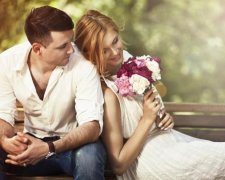 Любовный гороскоп на апрель: у кого отношения заиграют новыми красками 