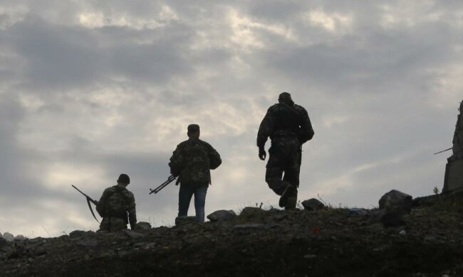 Окупанти біжать із Донбасу зі зброєю та чужими паспортами