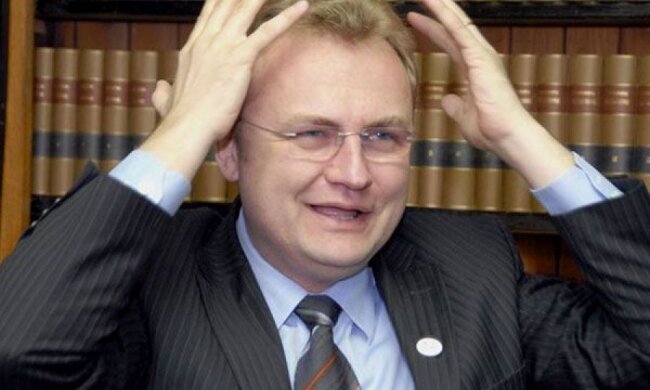 Садовий пересадив львів'ян на золоті тролейбуси: ціни за проїзд злетіли до небес