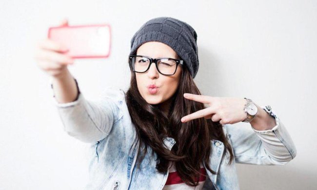 Google навчився робити стікери з ваших селфі