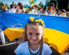 Святкові листівки та вітання до Дня Незалежності України