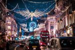 Різдво через сторіччя: фотограф доповнив святкові міські пейзажі Лондона фрагментами вінтажних знімків, вийшло чарівно