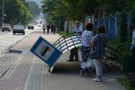 На Тернопільщині вандали розібрали зупинку - чекайте на транспорт просто неба