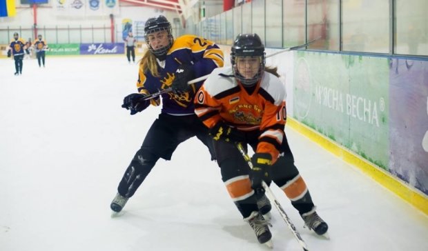 У Кременчуці двох хокеїсток з матчу забрала "швидка" (фото) 