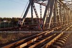 Под Днепром мост всадил в парнишку убийственный разряд — мгновенная смерть