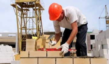 Будівельники стали найбільш затребуваними працівниками в травні